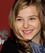 chloemoretzfancom059.jpg