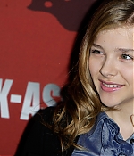 chloemoretzfancom060.jpg