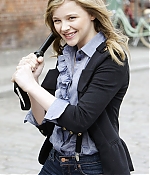 chloemoretzfancom090.jpg
