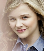 chloemoretzfancom091.jpg
