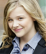 chloemoretzfancom094.jpg