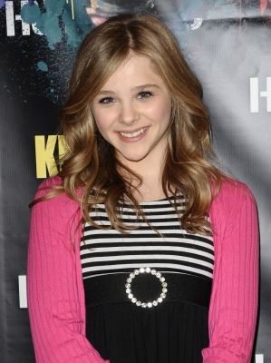 chloemoretzfancom004.jpg