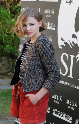 chloemoretzfancom015.jpg