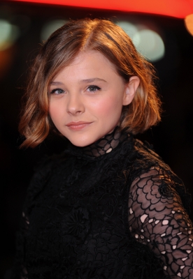 chloemoretzfancom050.JPG