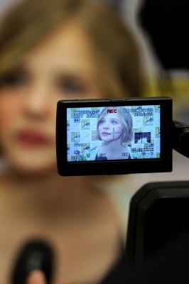 chloemoretzfancom010.jpg