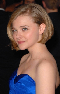 chloemoretzfancom071.jpg