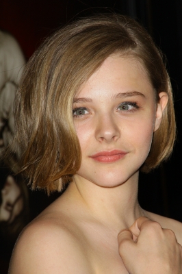 chloemoretzfancom088.jpg