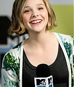 chloemoretzfancom003.jpg