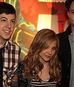 chloemoretzfancom003.jpg