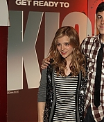 chloemoretzfancom019.jpg