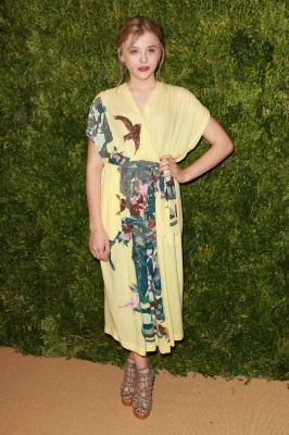 Click to view full size image
==============
chloemoretzfancom002.jpg chloemoretzfancom002.jpg