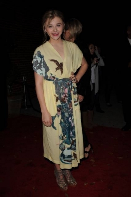 chloemoretzfancom026.JPG