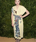 chloemoretzfancom009.jpg