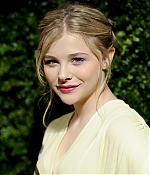 chloemoretzfancom011.jpg
