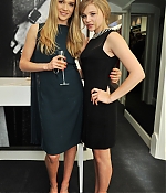 chloemoretzfancom009.jpg