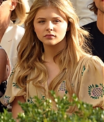 chloemoretzfancom003.jpg