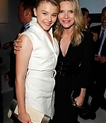 chloemoretzfancom008.jpg