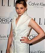 chloemoretzfancom013.jpg