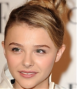 chloemoretzfancom042.jpg