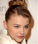 chloemoretzfancom043.jpg