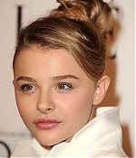 chloemoretzfancom050.jpg