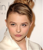 chloemoretzfancom051.jpg