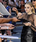 chloemoretzfancom013.jpg
