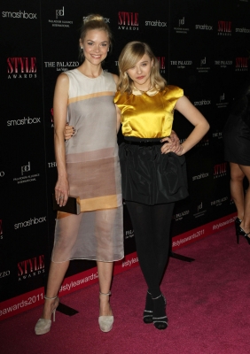 chloemoretzfancom049.jpg