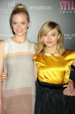 chloemoretzfancom073.JPG