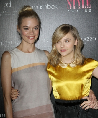 chloemoretzfancom077.jpg