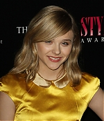 chloemoretzfancom010.jpg