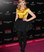 chloemoretzfancom031.jpg