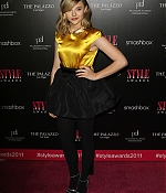 chloemoretzfancom042.jpg