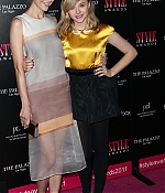 chloemoretzfancom050.jpg