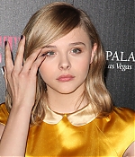 chloemoretzfancom087.jpg