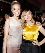 chloemoretzfancom106.jpg