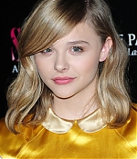 chloemoretzfancom124.jpg