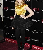 chloemoretzfancom128.JPG