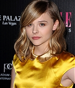 chloemoretzfancom133.jpg
