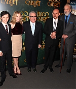 chloemoretzfancom03.jpg