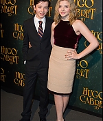chloemoretzfancom04.jpg
