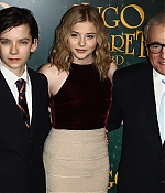 chloemoretzfancom06.jpg