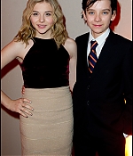 chloemoretzfancom36.jpg