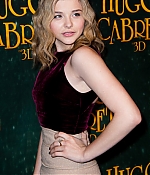chloemoretzfancom37.jpg