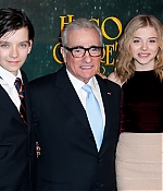 chloemoretzfancom50.jpg