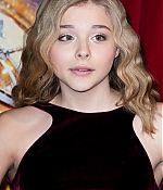 chloemoretzfancom51.jpg