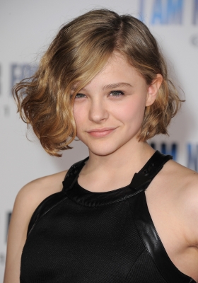 chloemoretzfancom045.jpg
