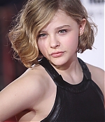 chloemoretzfancom010.jpg