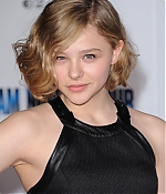 chloemoretzfancom035.jpg