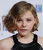chloemoretzfancom038.jpg